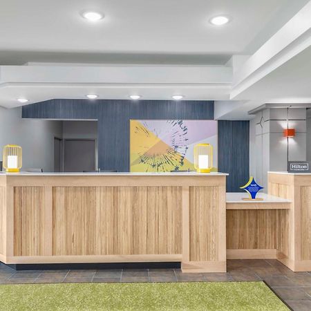 Spark By Hilton Lansing Zewnętrze zdjęcie