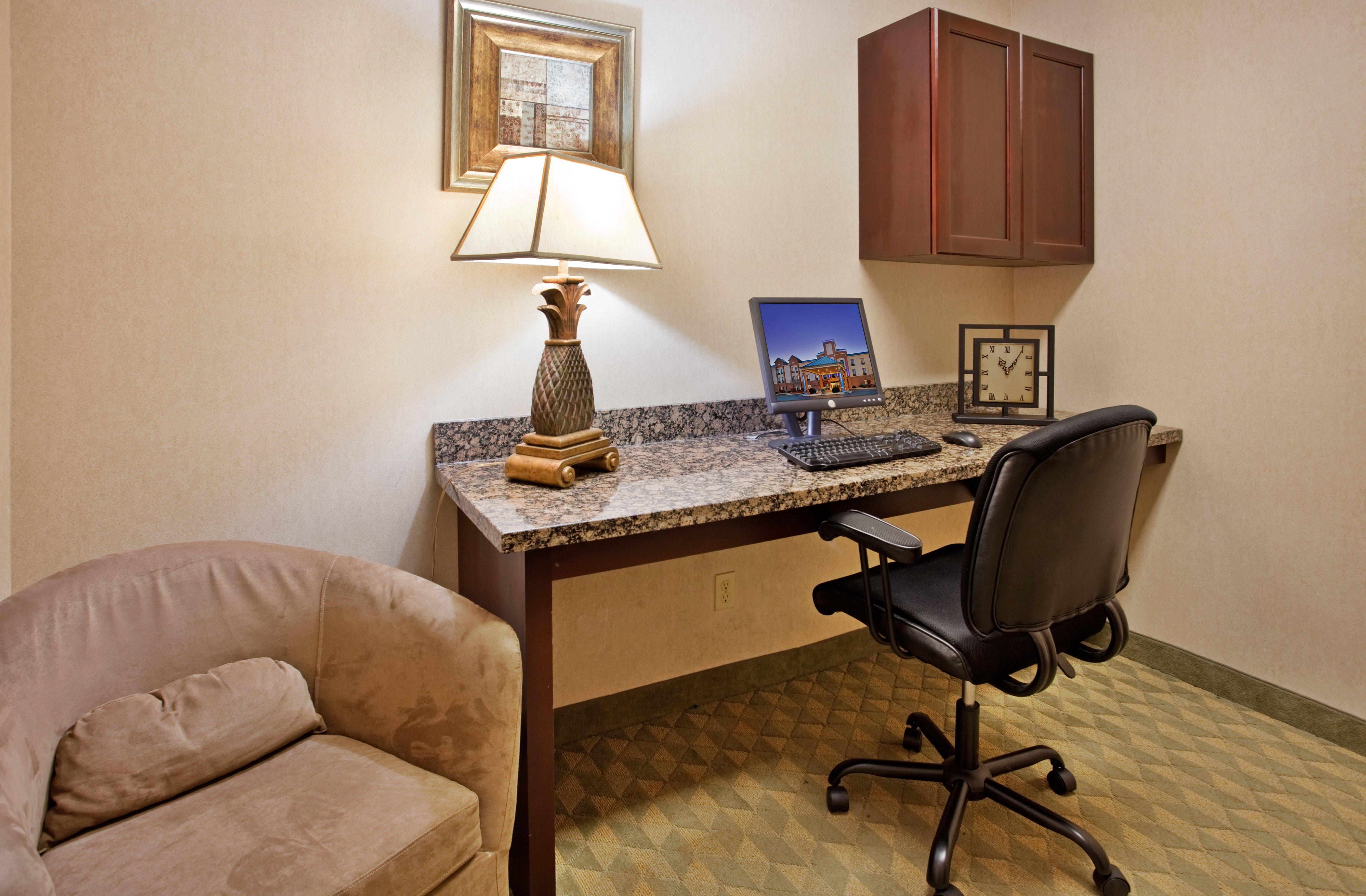 Spark By Hilton Lansing Zewnętrze zdjęcie