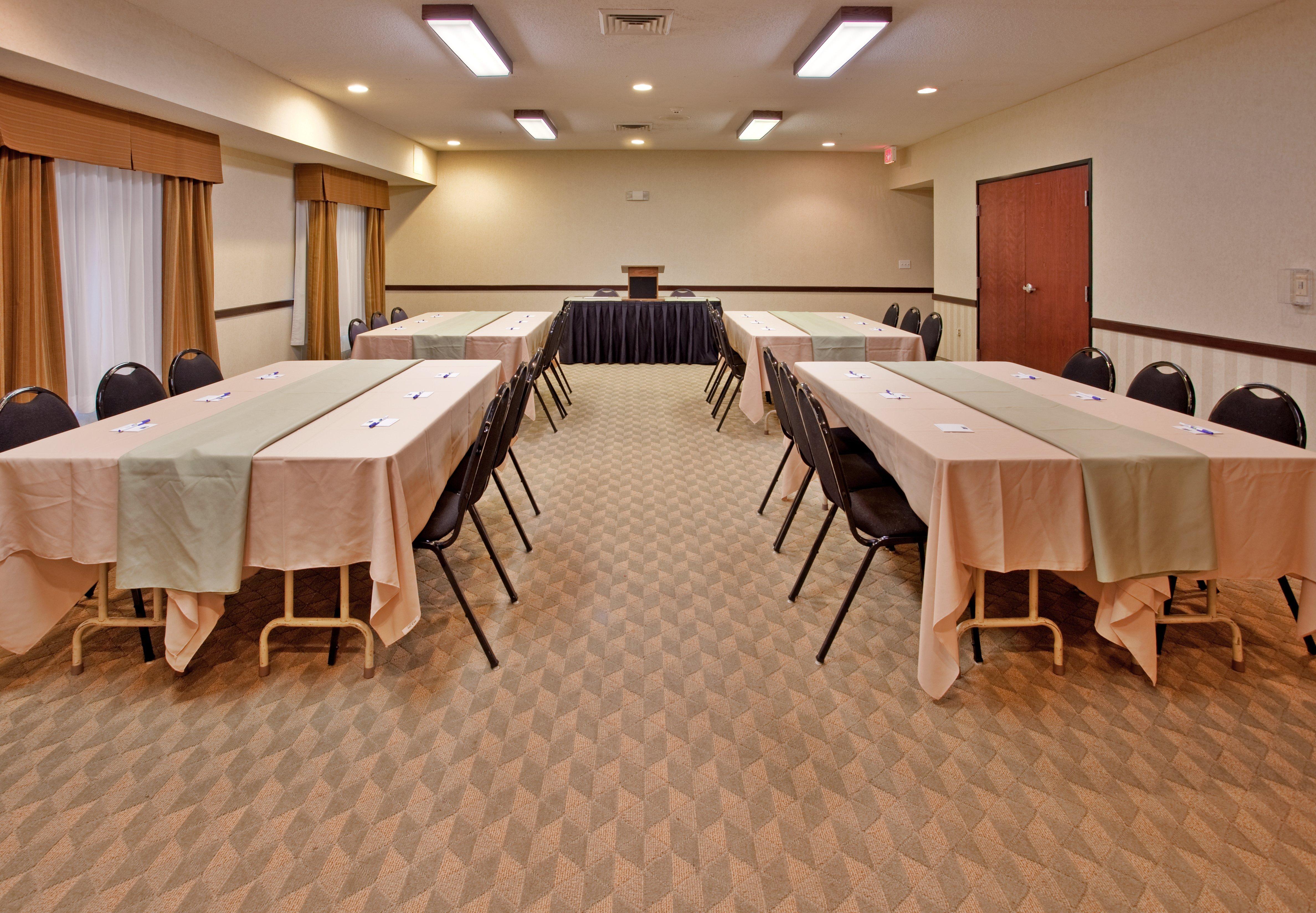 Spark By Hilton Lansing Zewnętrze zdjęcie