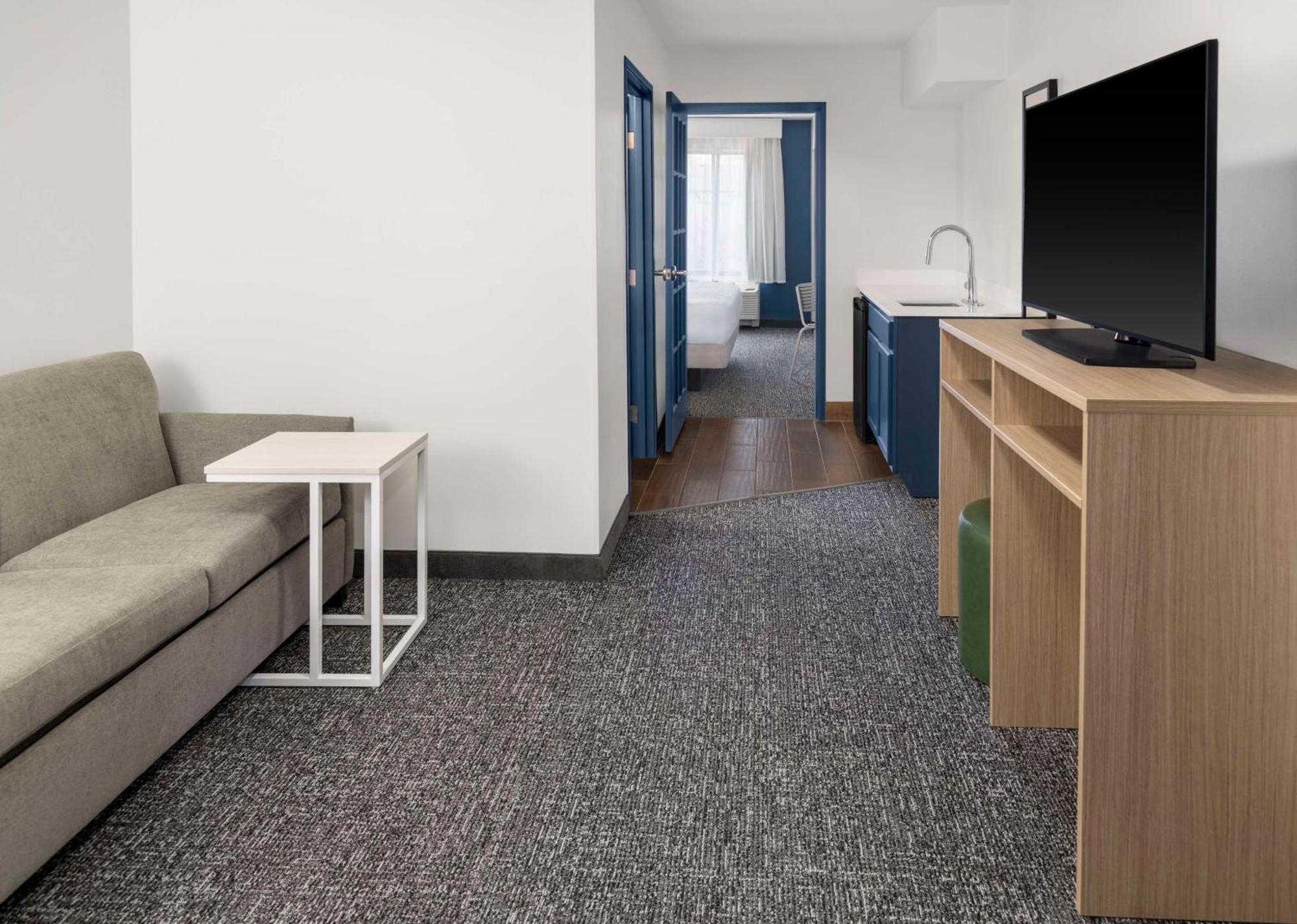 Spark By Hilton Lansing Zewnętrze zdjęcie