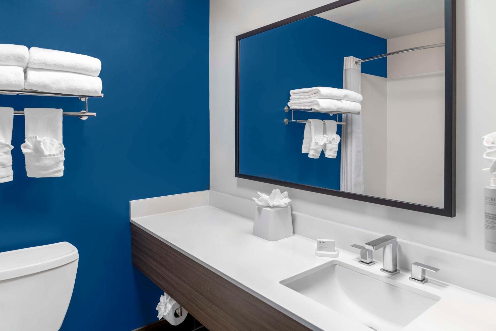 Spark By Hilton Lansing Zewnętrze zdjęcie