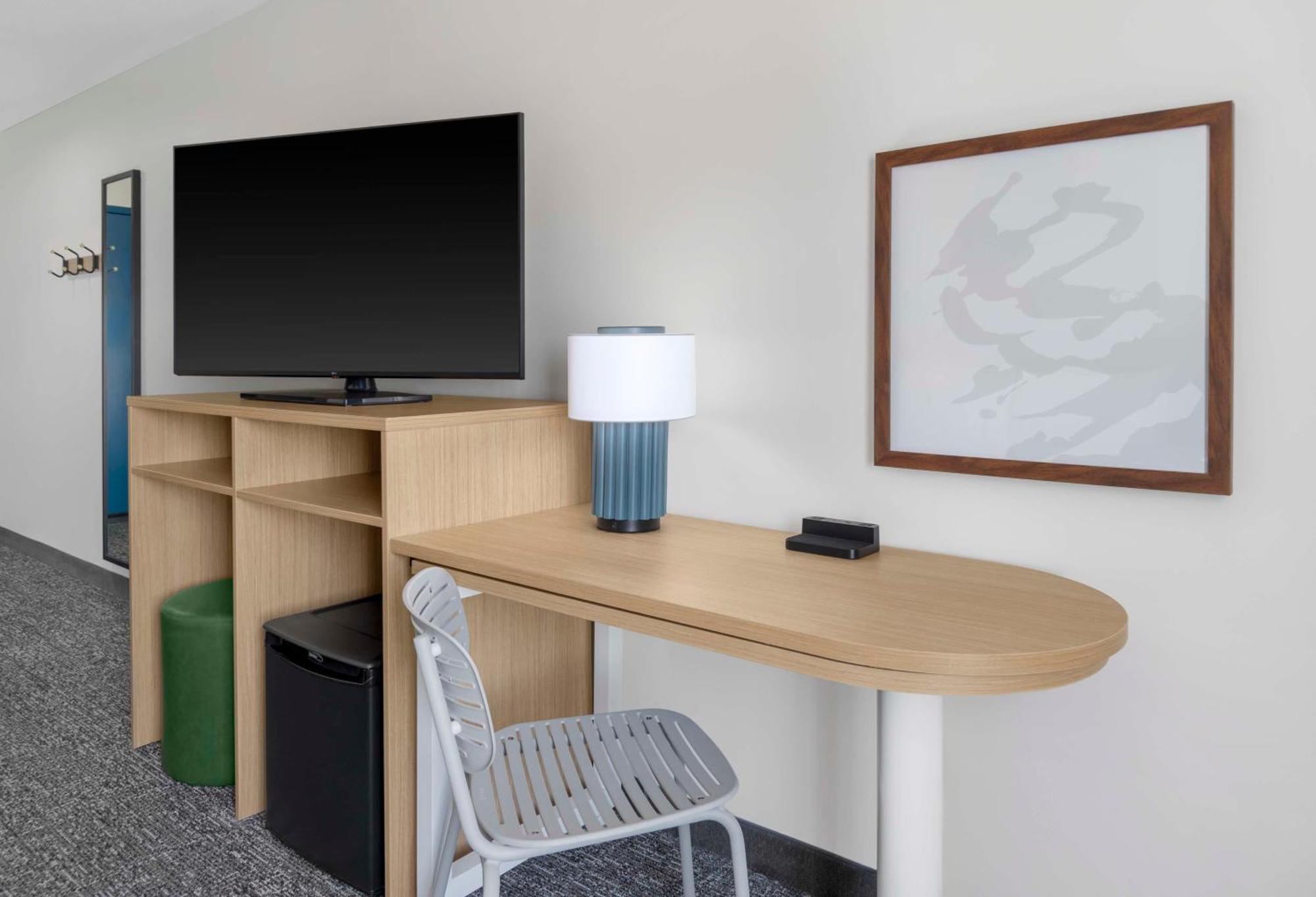 Spark By Hilton Lansing Zewnętrze zdjęcie