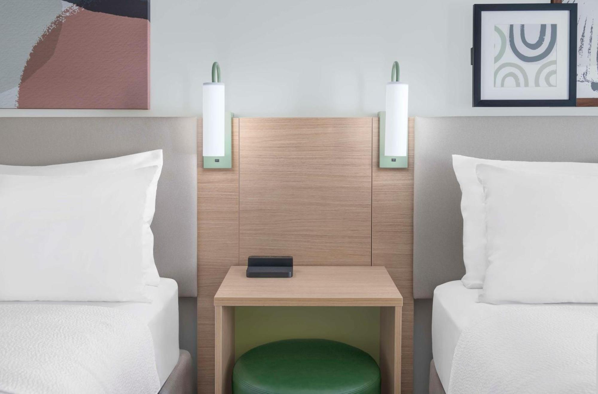 Spark By Hilton Lansing Zewnętrze zdjęcie
