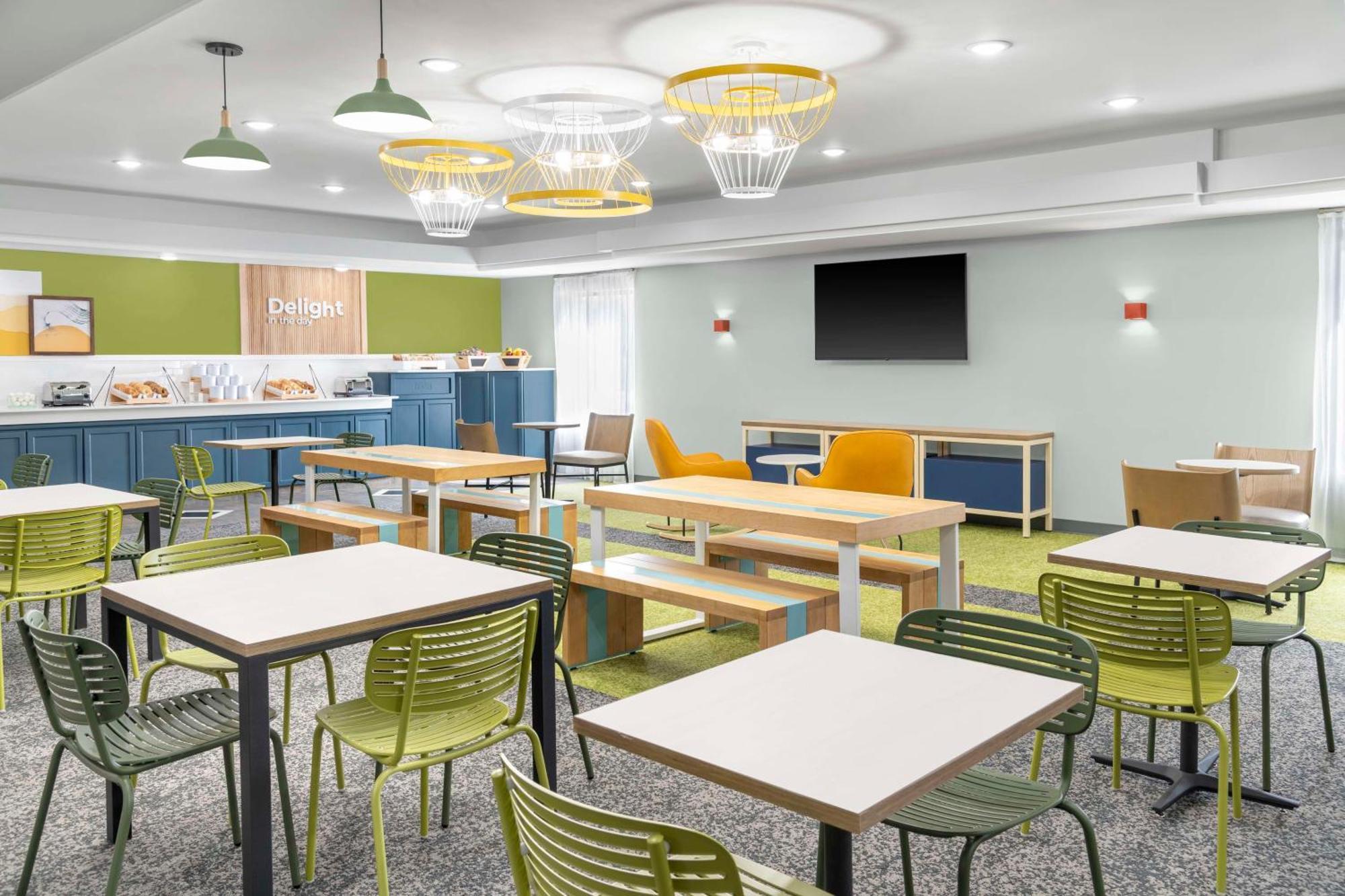 Spark By Hilton Lansing Zewnętrze zdjęcie
